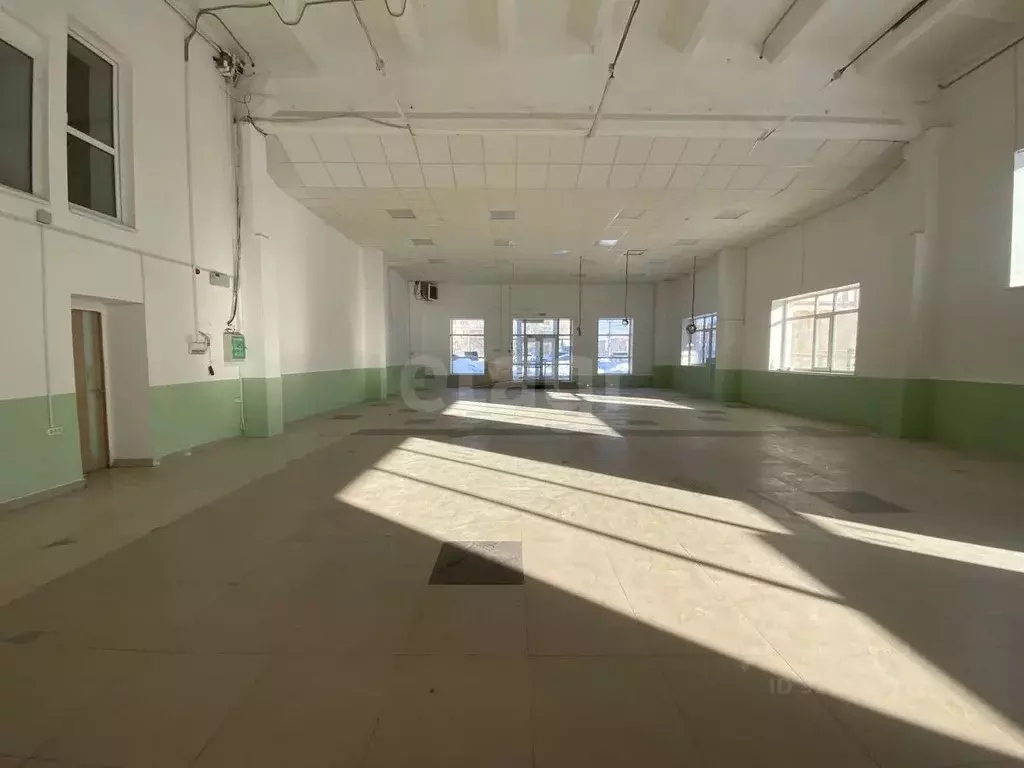 Помещение свободного назначения в Саратовская область, Энгельс просп. ... - Фото 1