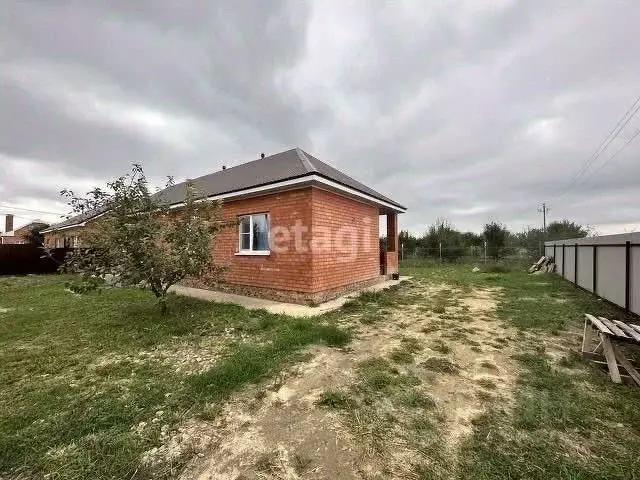 Дом в Краснодарский край, Ейский район, с. Кухаривка  (70 м) - Фото 0