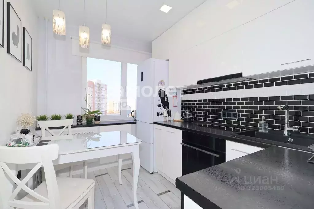 3-к кв. Кемеровская область, Кемерово Комсомольский просп., 53А (59.8 ... - Фото 1