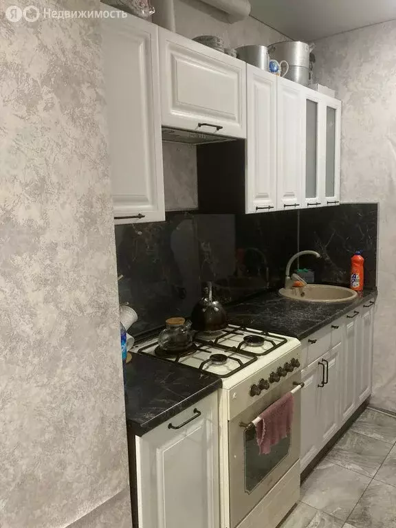 3-комнатная квартира: Махачкала, проезд Абдулхамида Юсупова, 4 (70 м) - Фото 0