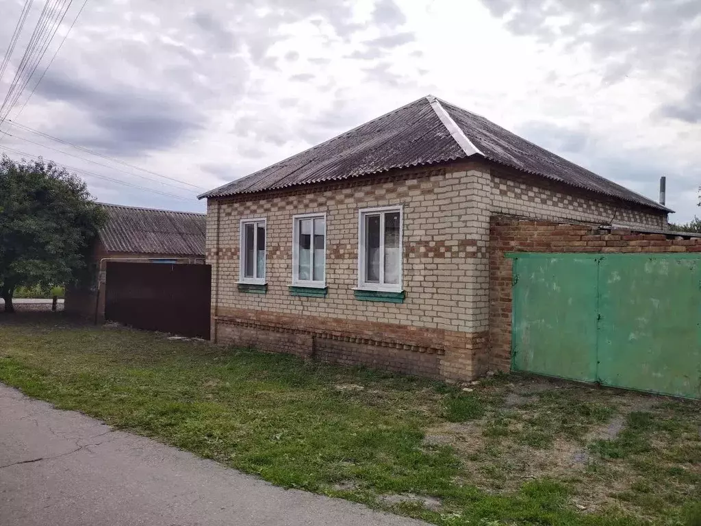 Дом в Белгородская область, Валуйский муниципальный округ, с. ... - Фото 0