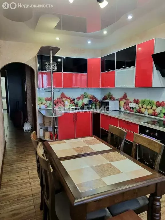 3-комнатная квартира: Волгоград, район Семь Ветров, бульвар 30-летия ... - Фото 2