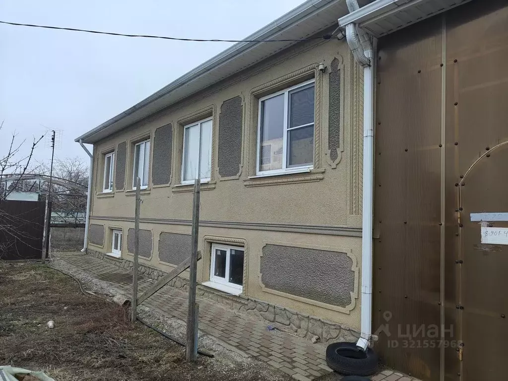 Дом в Ростовская область, Багаевская ст-ца ул. Шолохова, 26А (323 м) - Фото 0