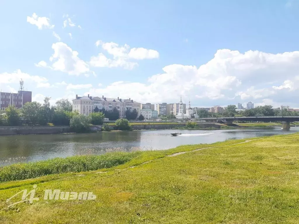 Помещение свободного назначения в Орловская область, Орел наб. ... - Фото 1