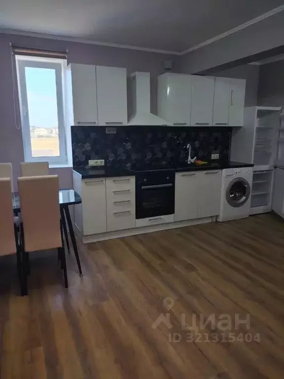 1-к кв. Крым, Евпатория городской округ, Мирный пгт ул. Сырникова, 31Б ... - Фото 0