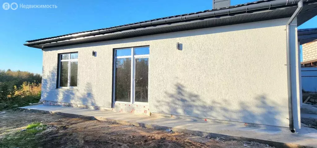 Дом в Октябрьский, улица Матросова, 42 (100 м) - Фото 1