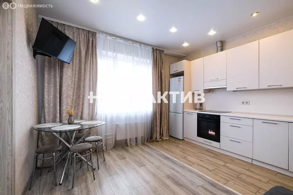 2-комнатная квартира: Новосибирск, улица Ватутина, 93/2 (54 м) - Фото 1