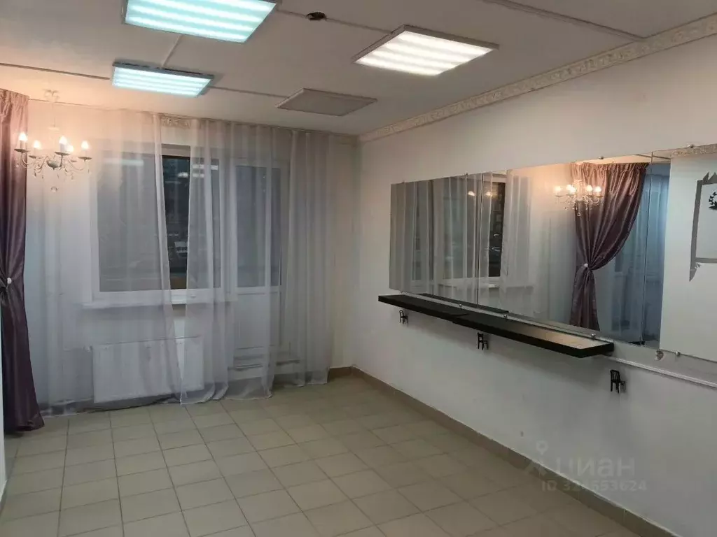 Помещение свободного назначения в Санкт-Петербург пос. Парголово, ул. ... - Фото 1