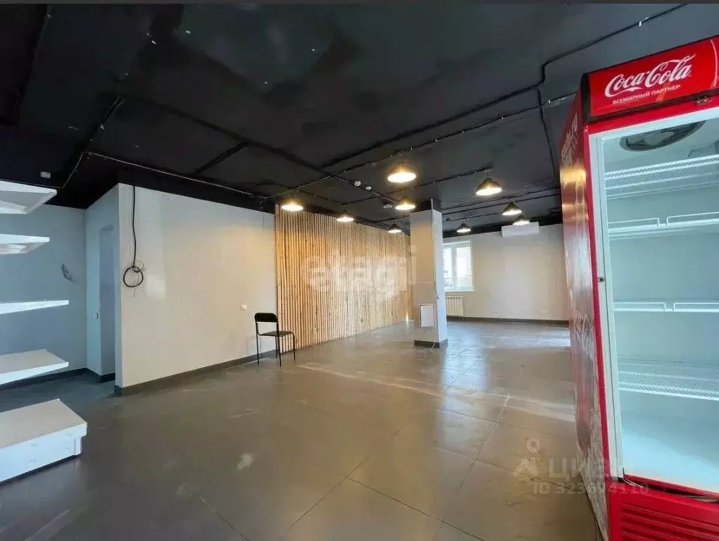 Торговая площадь в Тюменская область, Тюмень ул. Мельникайте, 36к1 (58 ... - Фото 1