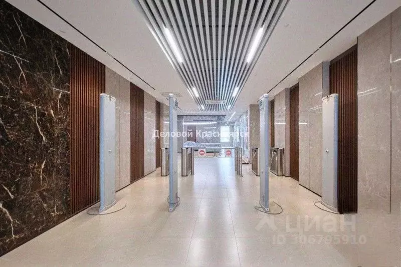 Офис в Красноярский край, Красноярск Взлетная ул., 15Ж (2640 м) - Фото 1