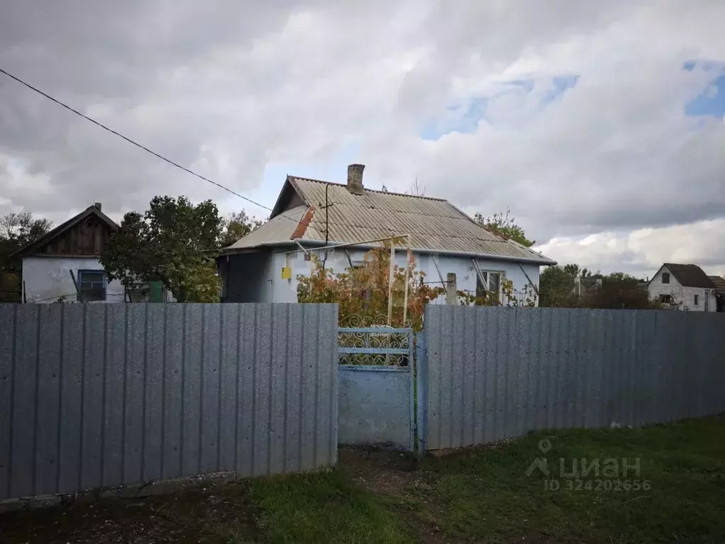 Дом в Крым, Сакский район, с. Сизовка ул. Свердлова (45 м) - Фото 2