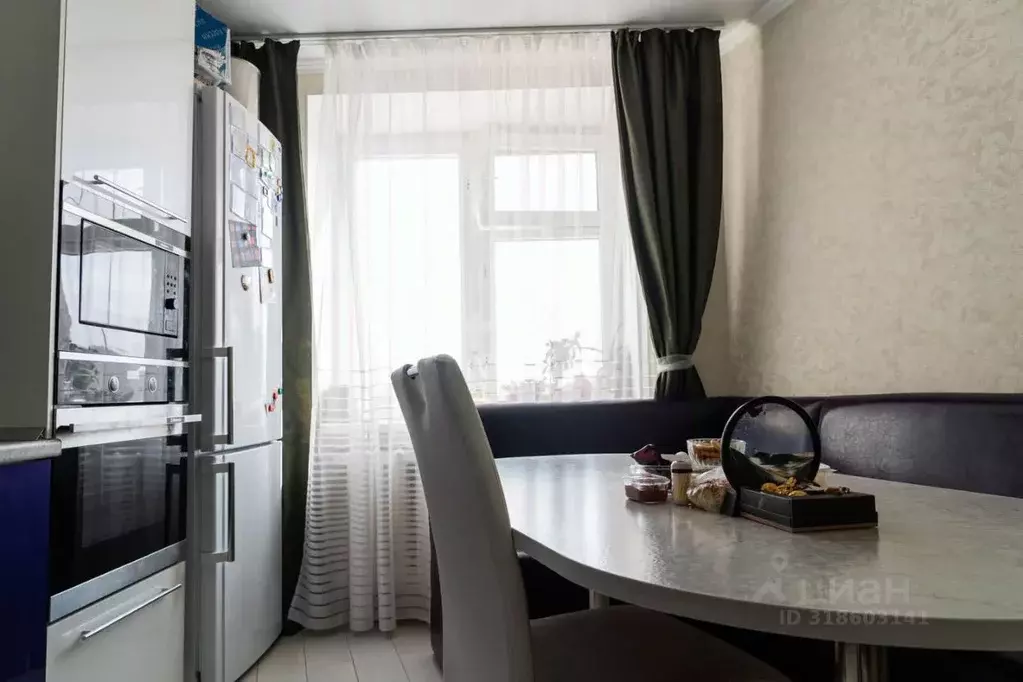 2-к кв. Башкортостан, Уфа Высотная ул., 10 (64.0 м) - Фото 0