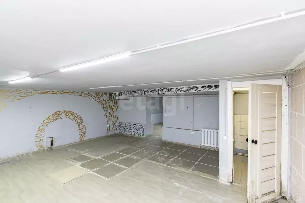 Помещение свободного назначения в Тюменская область, Тюмень ул. 50 лет ... - Фото 1