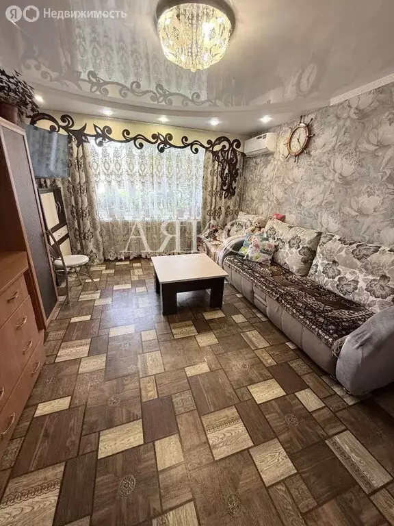 4-комнатная квартира: Ишимбай, улица Блохина, 52 (76 м) - Фото 1