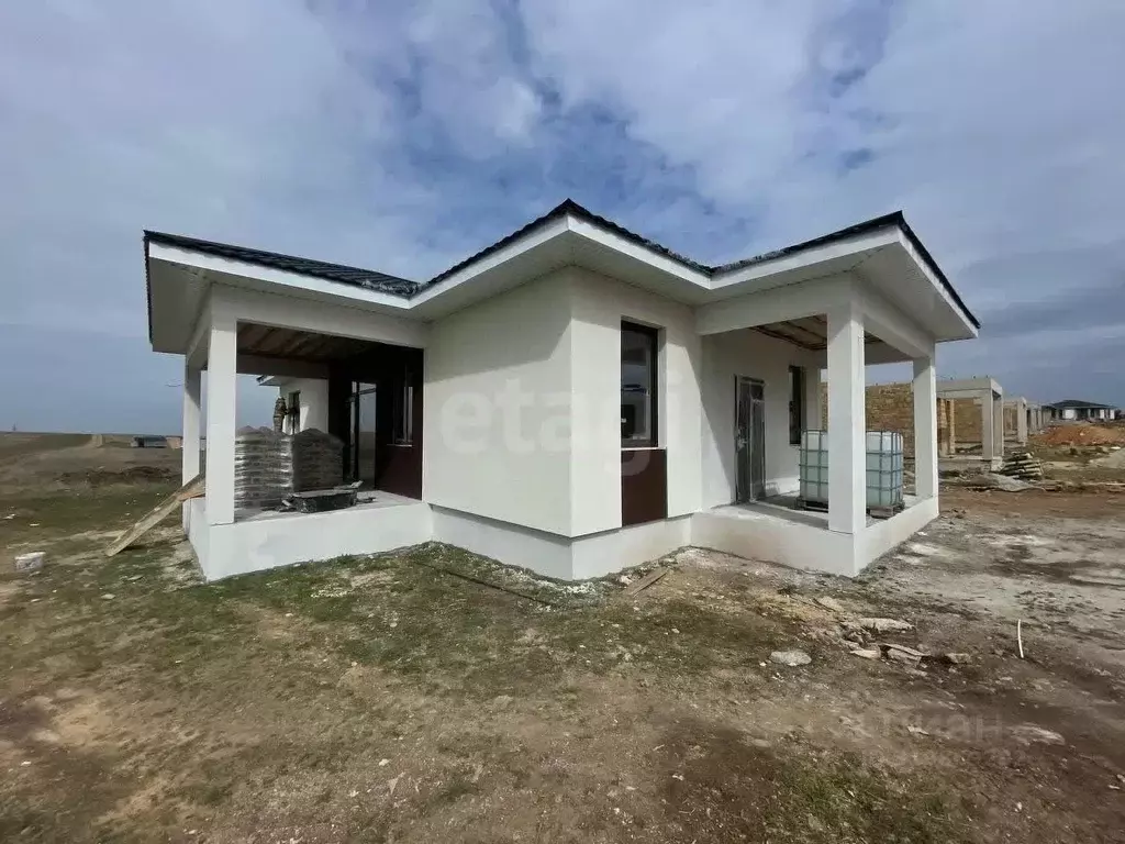 Дом в Крым, Симферопольский район, Мирновское с/пос, с. Белоглинка ул. ... - Фото 0