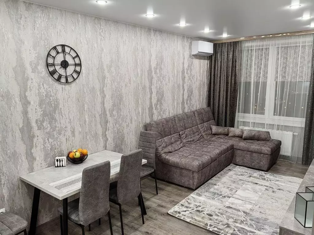 1-к кв. Тюменская область, Тюмень ул. Краснооктябрьская, 8 (40.0 м) - Фото 1