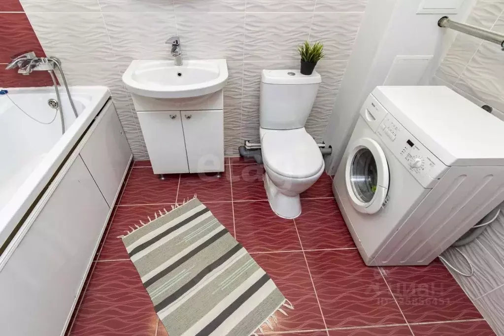 Студия Тюменская область, Тюмень проезд Геологоразведчиков, 44А (33.3 ... - Фото 1