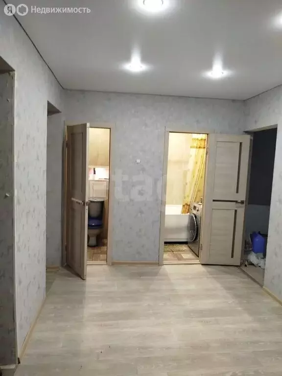 3-комнатная квартира: Омск, улица Орджоникидзе, 268А (59.7 м) - Фото 2