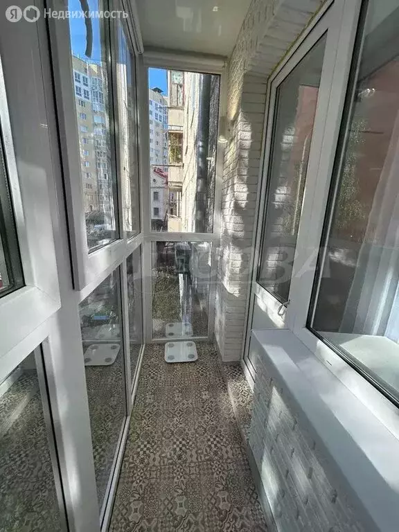 3-комнатная квартира: Тюмень, улица Фурманова, 4 (57.9 м) - Фото 1