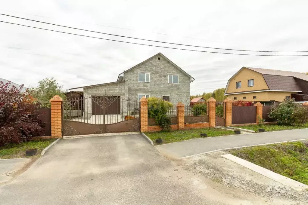 Дом в Тюменская область, Тюменский муниципальный округ, с. Горьковка  ... - Фото 1