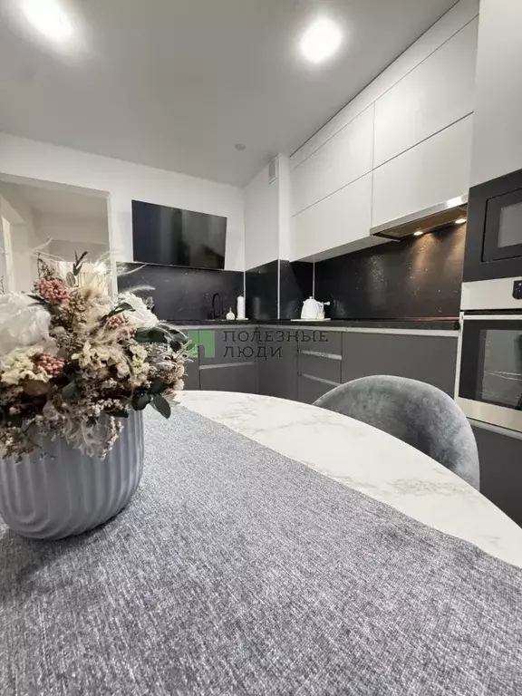 2-к кв. Курганская область, Курган Заозерный жилрайон, 4-й мкр, 12А ... - Фото 0