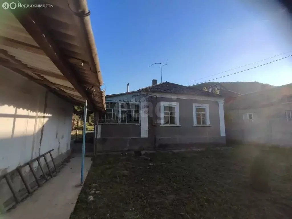 Дом в Бахчисарайский район, Куйбышевское сельское поселение, село ... - Фото 1