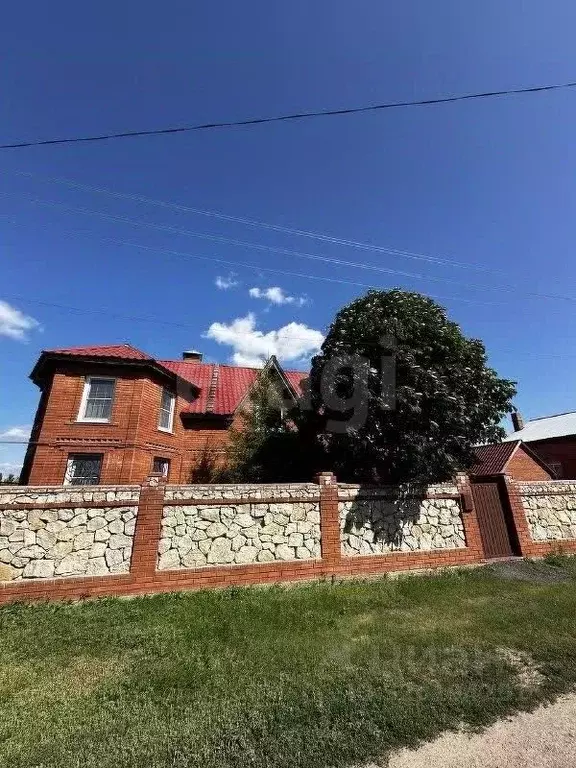 Дом в Самарская область, Ставропольский район, Верхние Белозерки ... - Фото 1