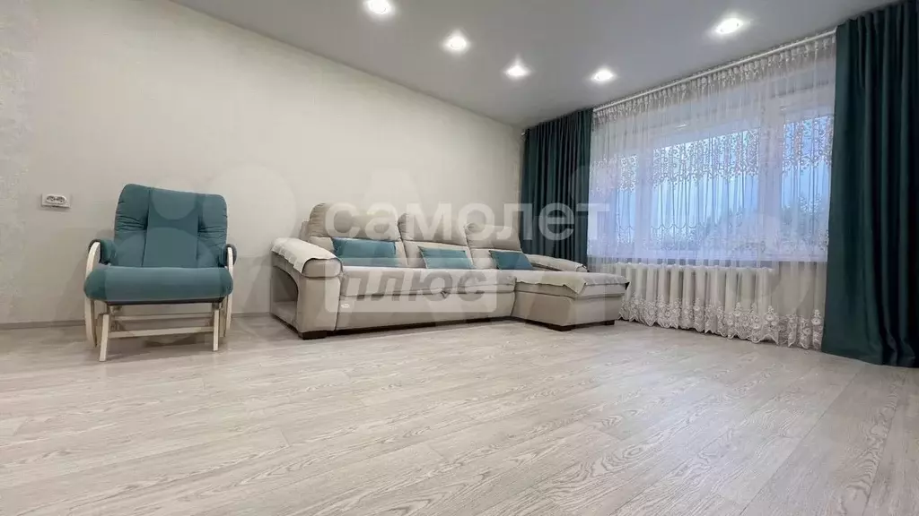 4-к. квартира, 90 м, 3/18 эт. - Фото 1
