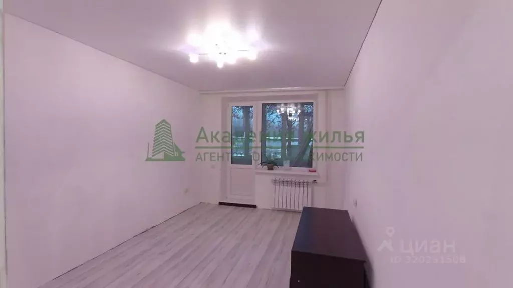 2-к кв. Саратовская область, Маркс просп. Строителей, 49 (45.5 м) - Фото 1