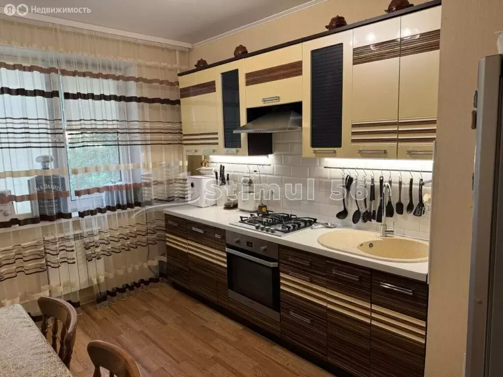 3-комнатная квартира: Оренбург, Промышленная улица, 12 (63.7 м) - Фото 0