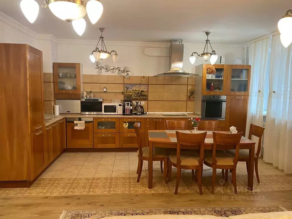 2-к кв. Тюменская область, Тюмень ул. Салтыкова-Щедрина, 57 (133.2 м) - Фото 0