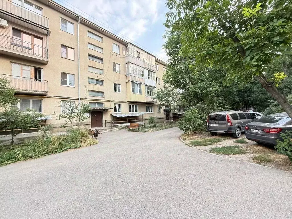 4-к кв. Ставропольский край, Ессентуки ул. Ермолова, 127 (80.8 м) - Фото 0