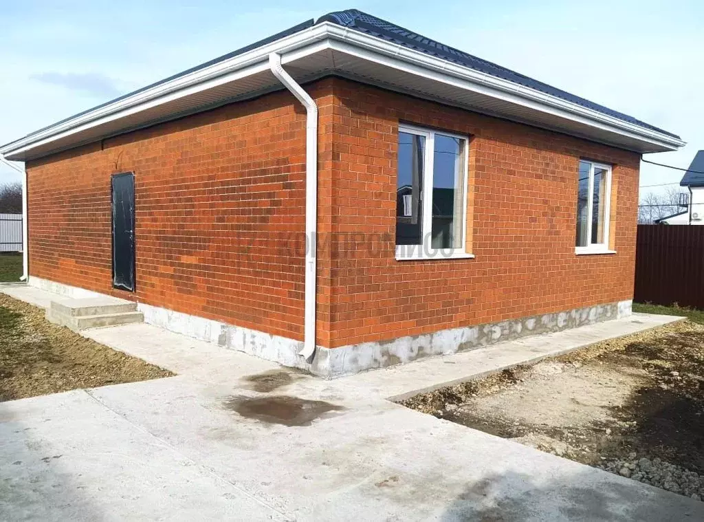 Дом в Краснодарский край, Динской район, Васюринское с/пос, ... - Фото 1