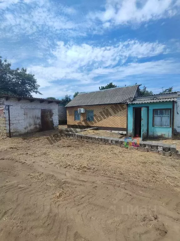 Дом в Калмыкия, Элиста ул. Имени Сергея Громова, 8 (37 м) - Фото 1