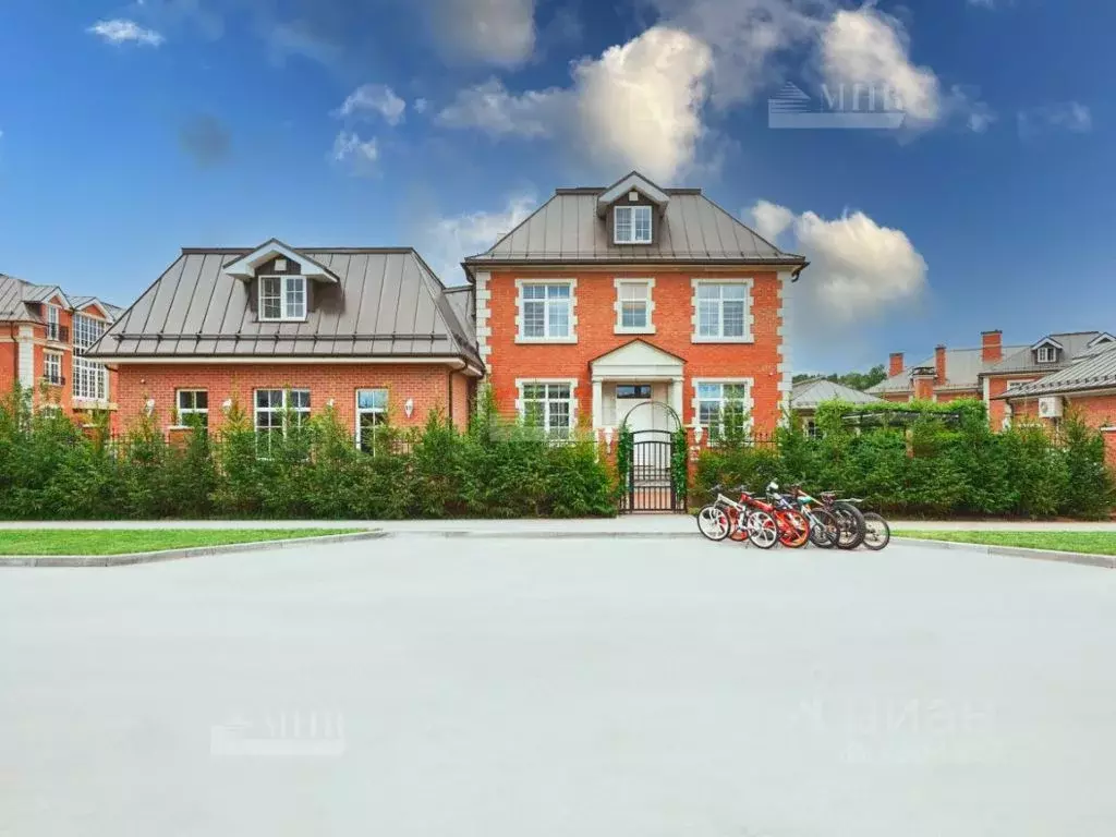 Дом в Московская область, Одинцовский городской округ, д. Раздоры ул. ... - Фото 1