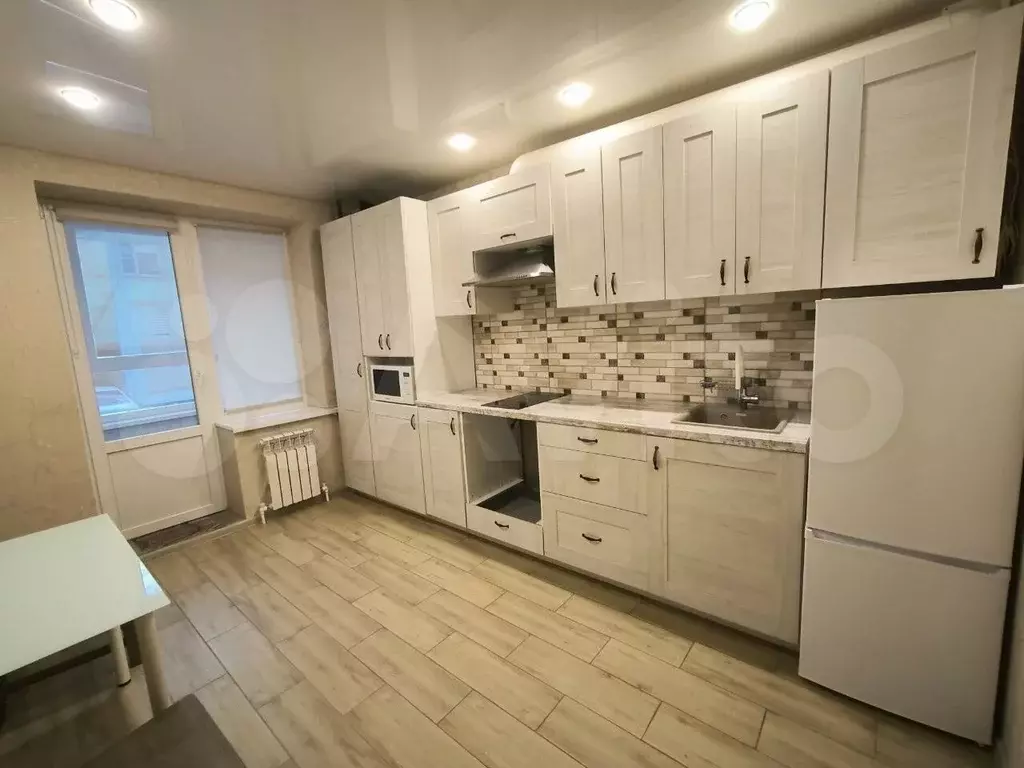 1-к. квартира, 35 м, 1/3 эт. - Фото 0
