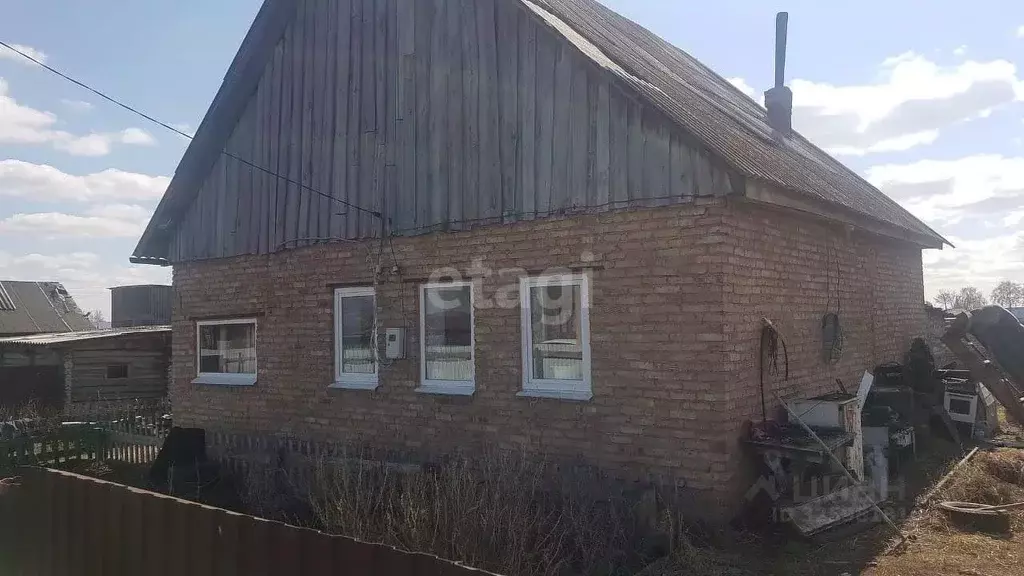 Дом в Башкортостан, Гафурийский район, Белоозерский сельсовет, с. ... - Фото 1