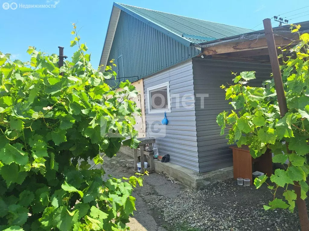 Дом в Полтавская, Красноармейская улица (50 м) - Фото 1