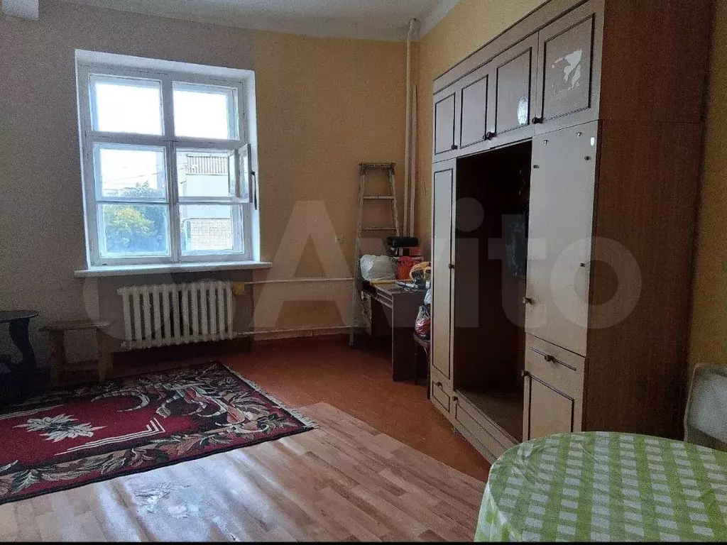 Комната 21 м в 3-к., 4/4 эт. - Фото 1