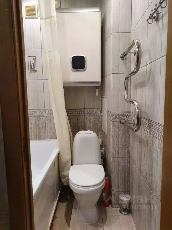 1-к кв. Хакасия, Абакан ул. Вяткина, 6 (32.0 м) - Фото 0