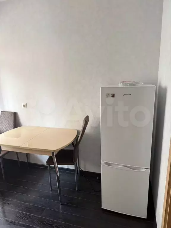 1-к. квартира, 48 м, 1/10 эт. - Фото 1