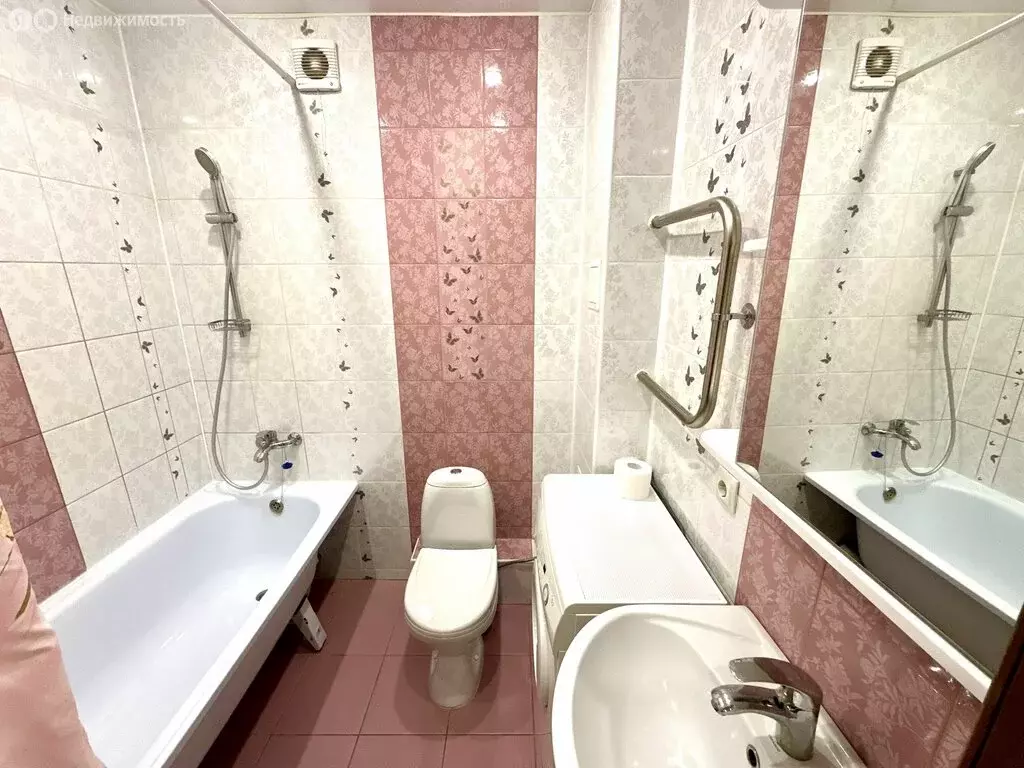 1-комнатная квартира: Тюмень, бульвар Бориса Щербины, 13 (37.5 м) - Фото 1