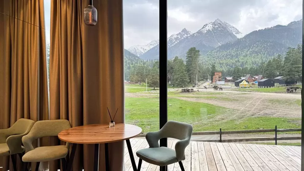 Дом в Карачаево-Черкесия, Зеленчукский район, с. Архыз, пос. Романтик  ... - Фото 2