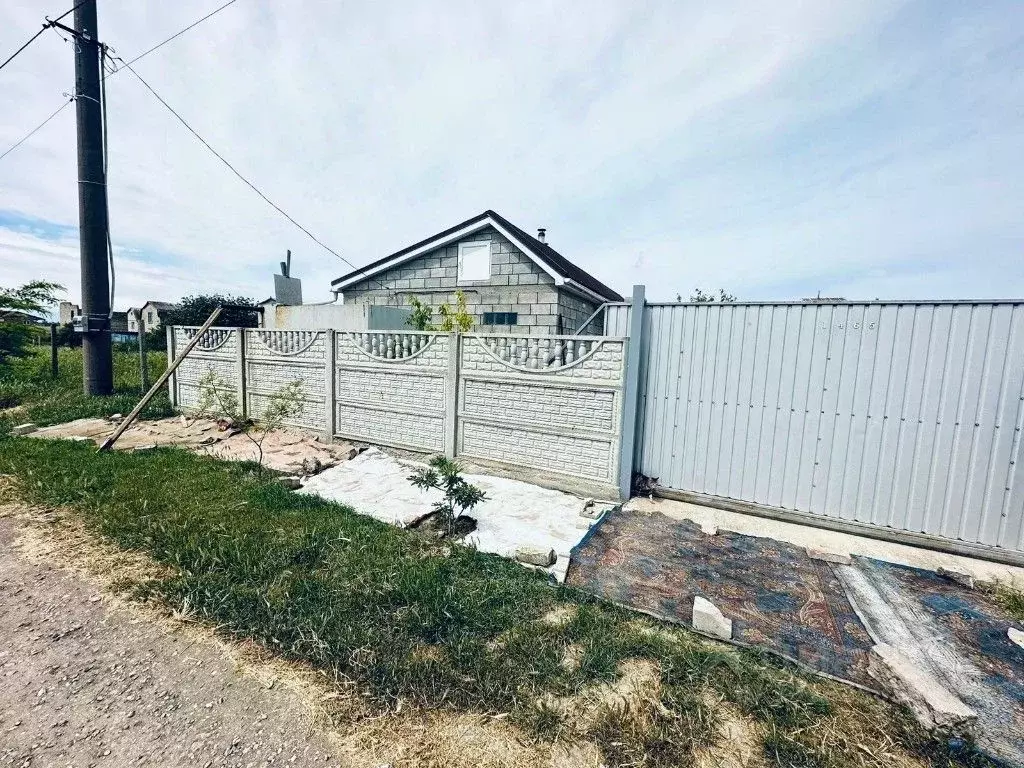 Дом в Крым, Ленинский район, Щелкино городское поселение, Энергетик-2 ... - Фото 0