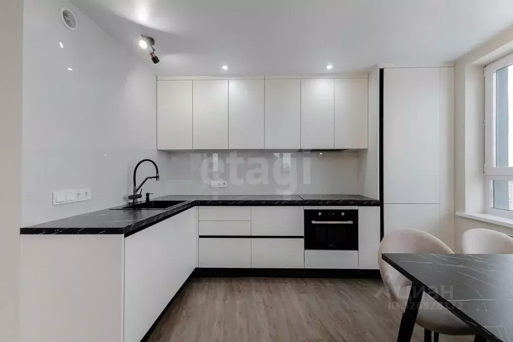 1-к кв. Свердловская область, Екатеринбург ул. Готвальда, 24/5 (54.7 ... - Фото 2