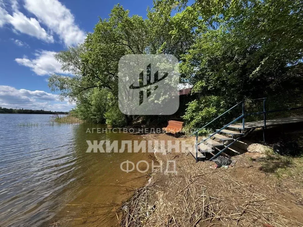 Участок в Саратовская область, Энгельсский район, Красноярское ... - Фото 0