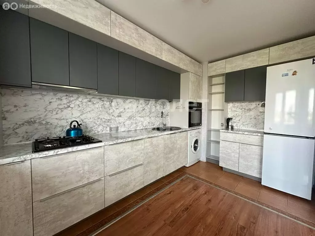 4-комнатная квартира: Пермь, улица Солдатова, 24 (79.2 м) - Фото 1