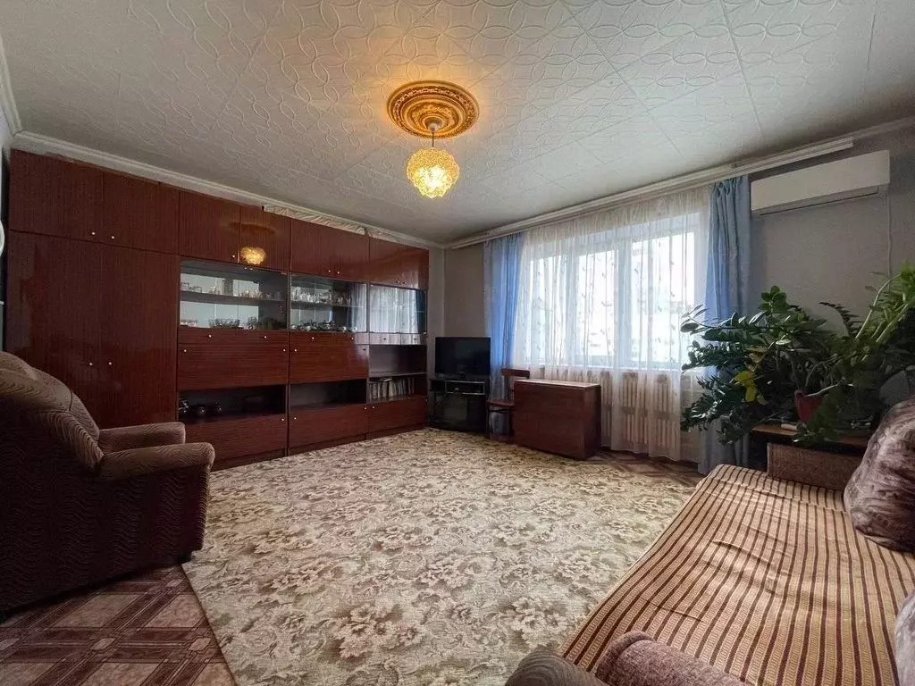 3-к кв. Оренбургская область, Оренбург ул. Джангильдина, 22/1 (65.5 м) - Фото 0
