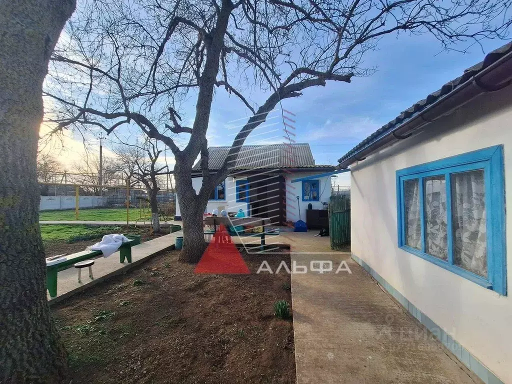 Дом в Крым, Сакский район, с. Молочное ул. Гагарина, 12 (75 м) - Фото 0