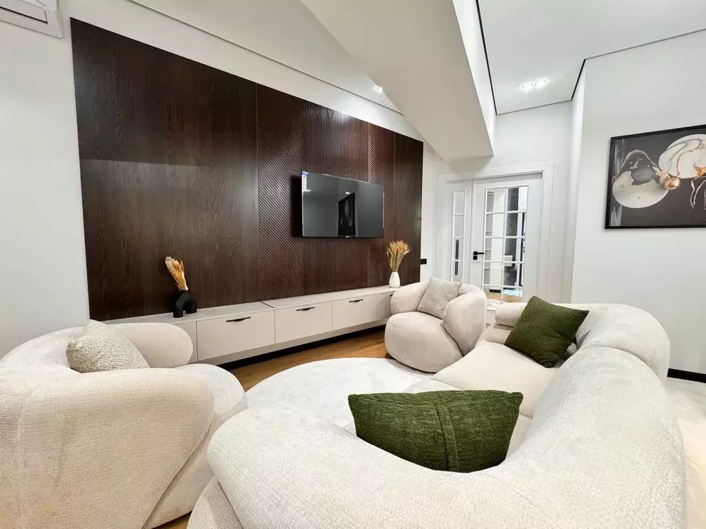 2-к кв. Татарстан, Казань ул. Сибгата Хакима, 7 (60.0 м) - Фото 1